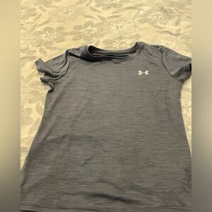 Under armour active wear t shirts